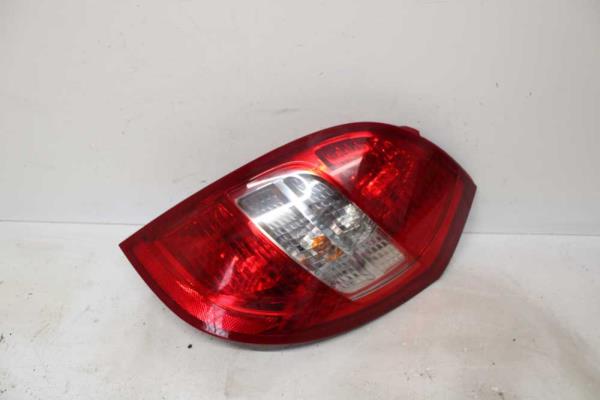 FEU ARRIERE DROIT MERCEDES CLASSE A W169 5/2008+ BLANC - Vue 1